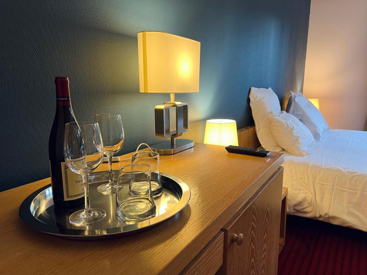 Le Pre Saint Germain Hotell Louviers Exteriör bild