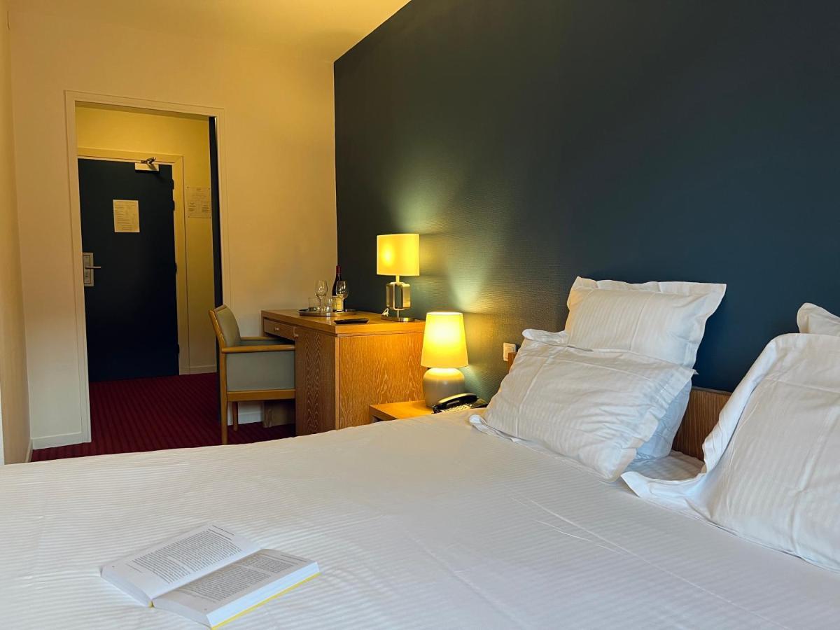 Le Pre Saint Germain Hotell Louviers Exteriör bild