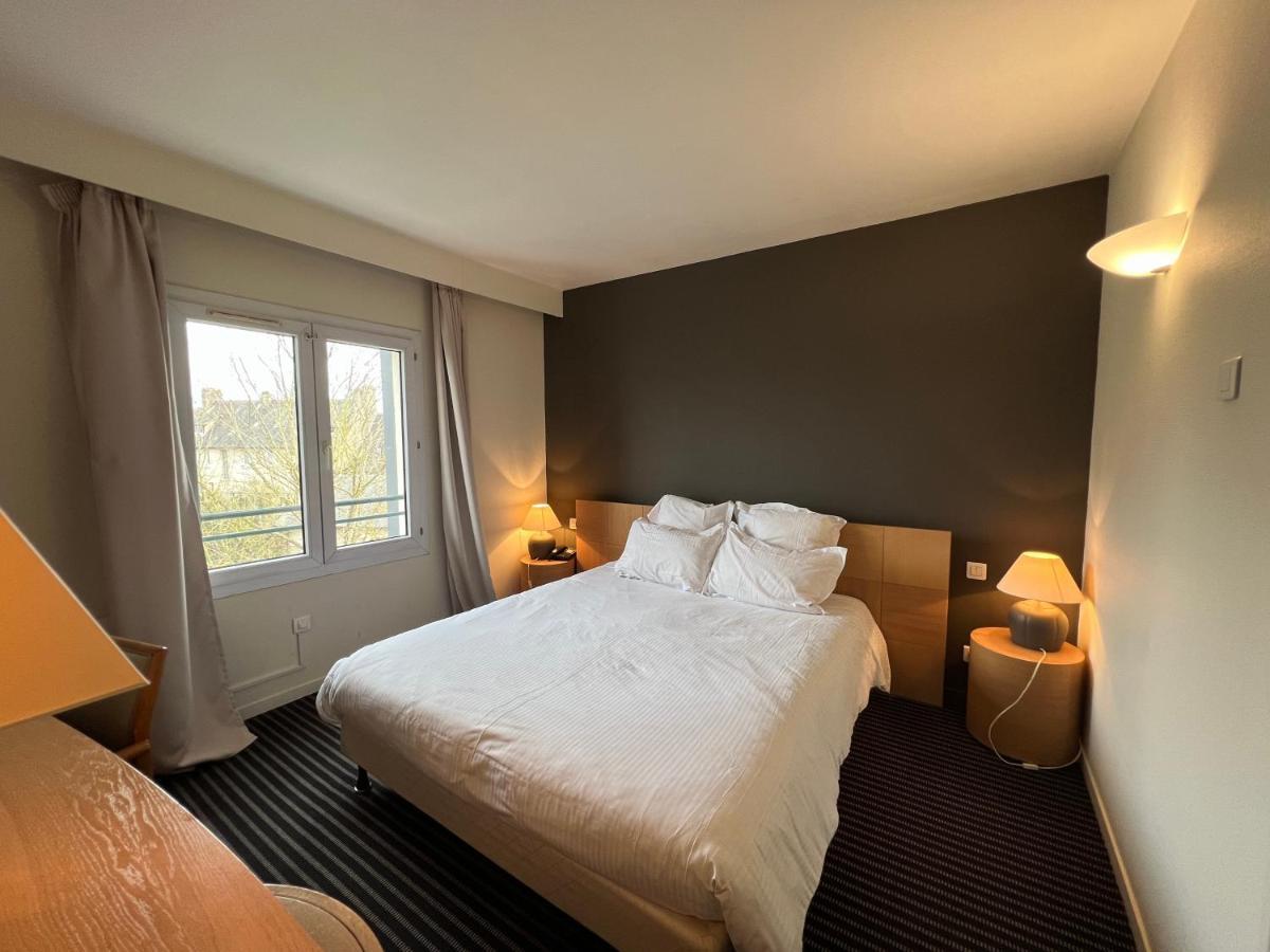 Le Pre Saint Germain Hotell Louviers Exteriör bild