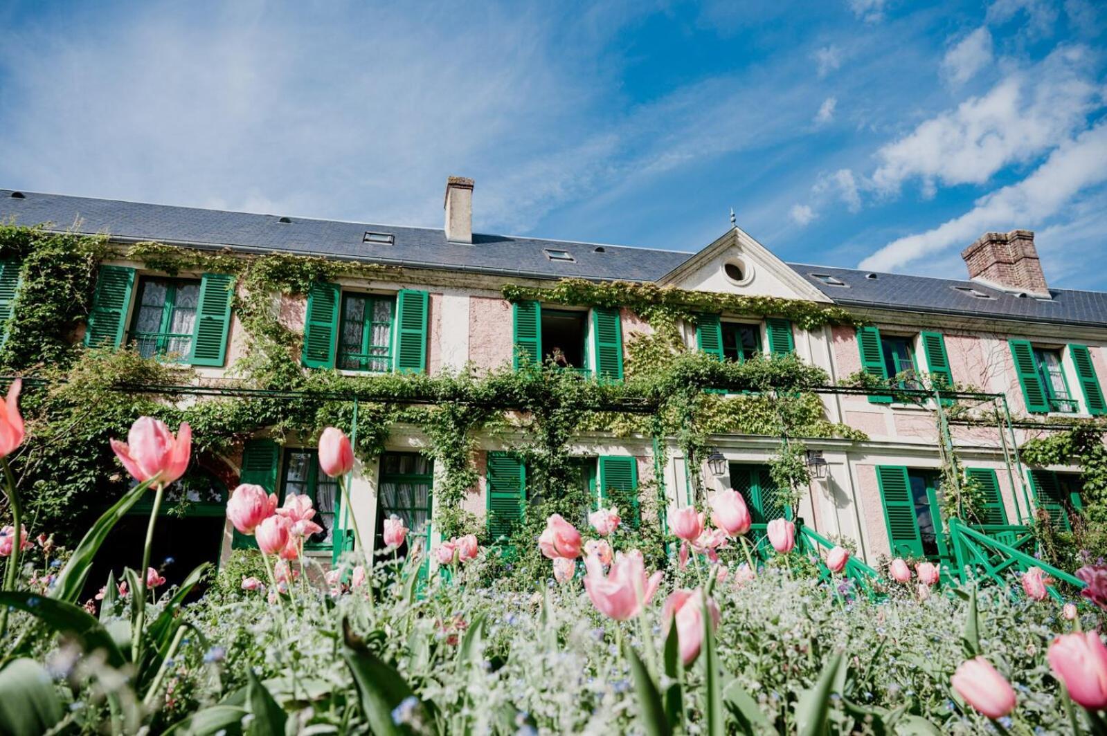 Le Pre Saint Germain Hotell Louviers Exteriör bild