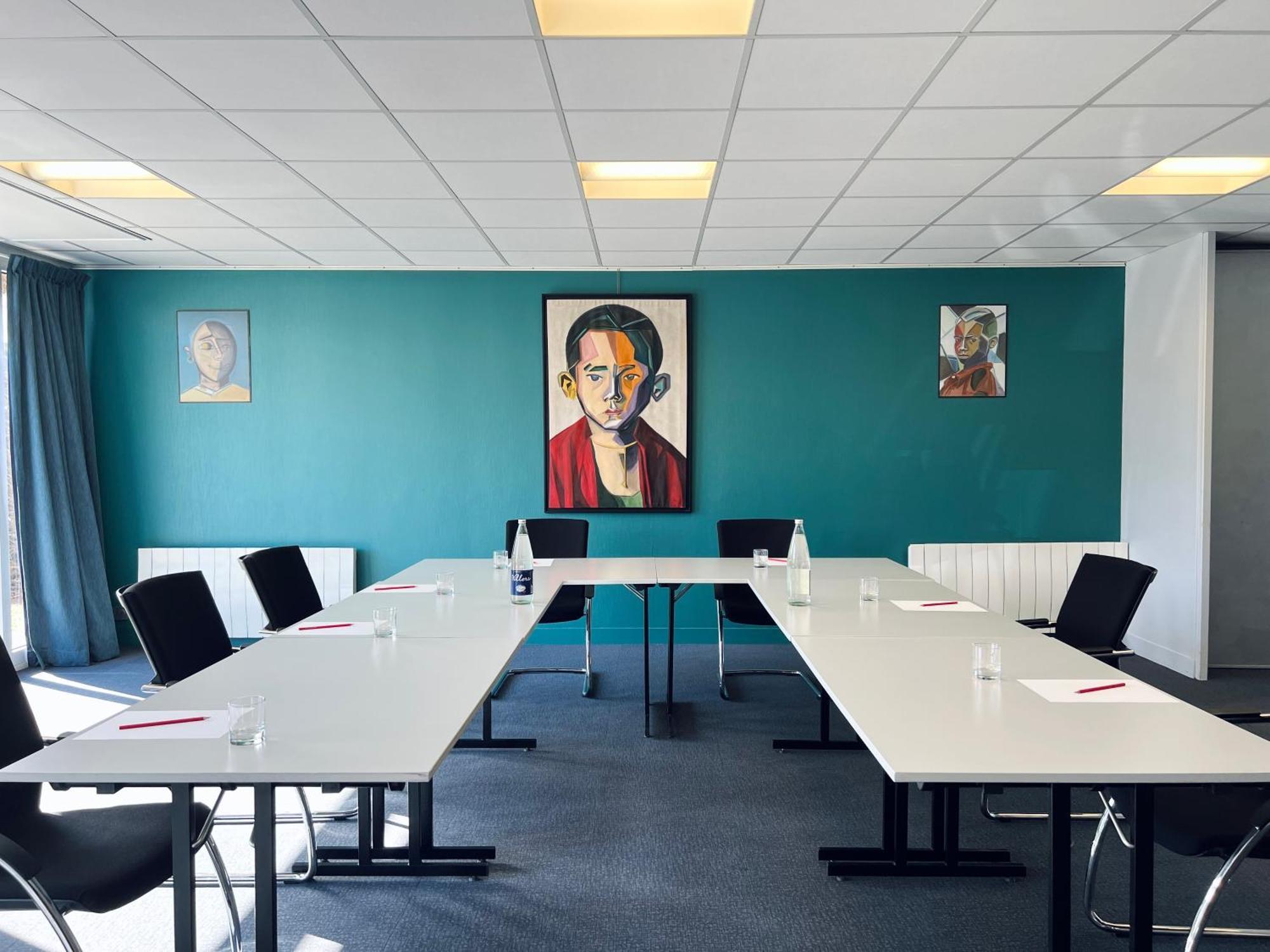 Le Pre Saint Germain Hotell Louviers Exteriör bild